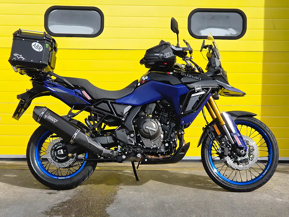 Used 2023 Suzuki V-Strom 800 De Black - Front View