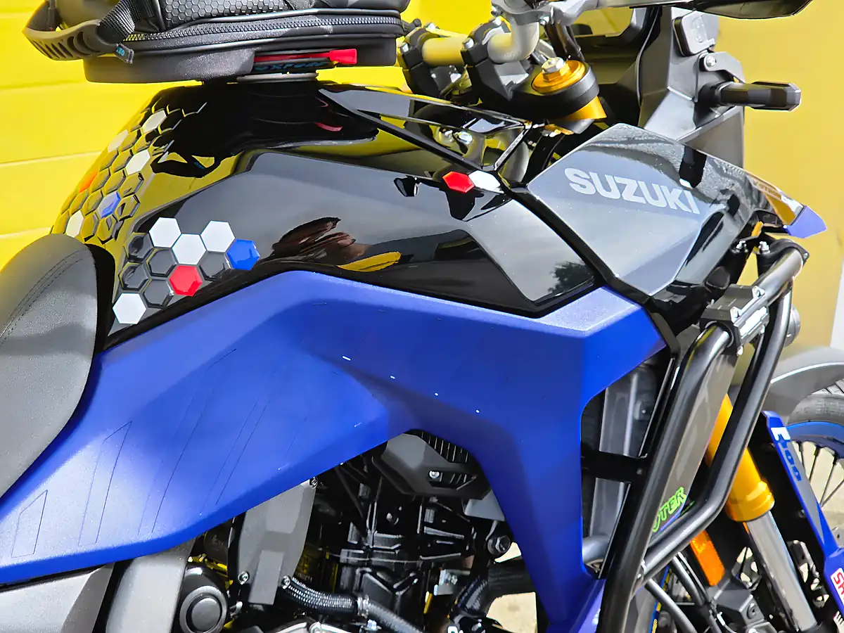 Used 2023 Suzuki V-Strom 800 De Black - Interior and Exterior details 12