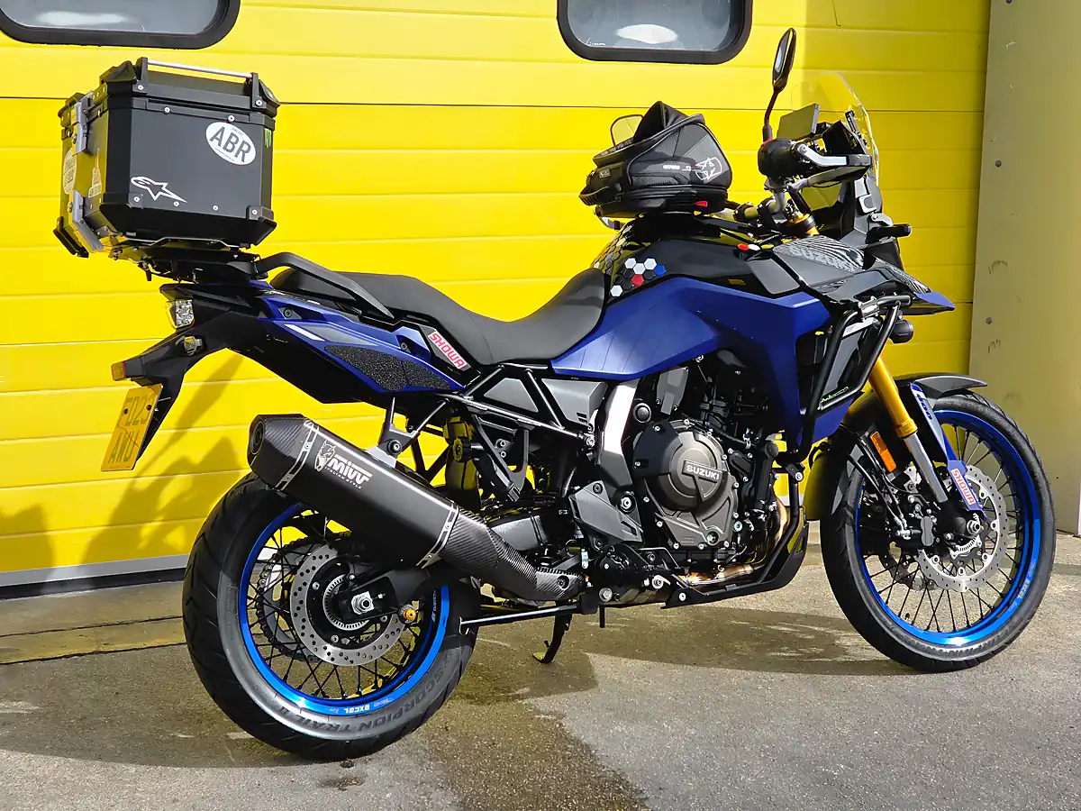 Used 2023 Suzuki V-Strom 800 De Black - Interior and Exterior details 3