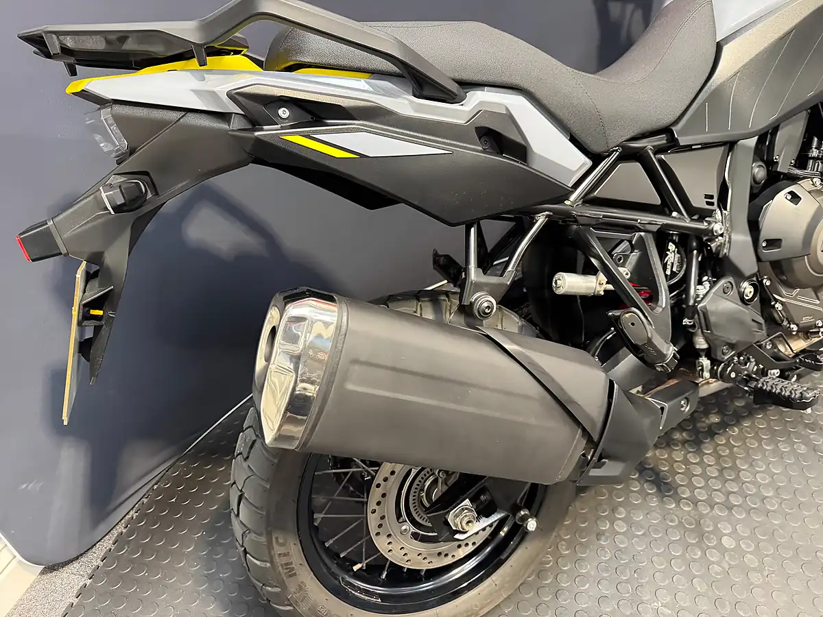 Used 2023 Suzuki V-Strom 800 De - Interior and Exterior details 11