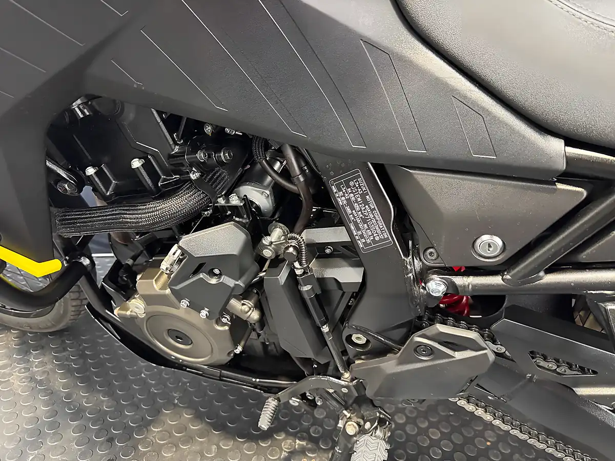 Used 2023 Suzuki V-Strom 800 De - Interior and Exterior details 18