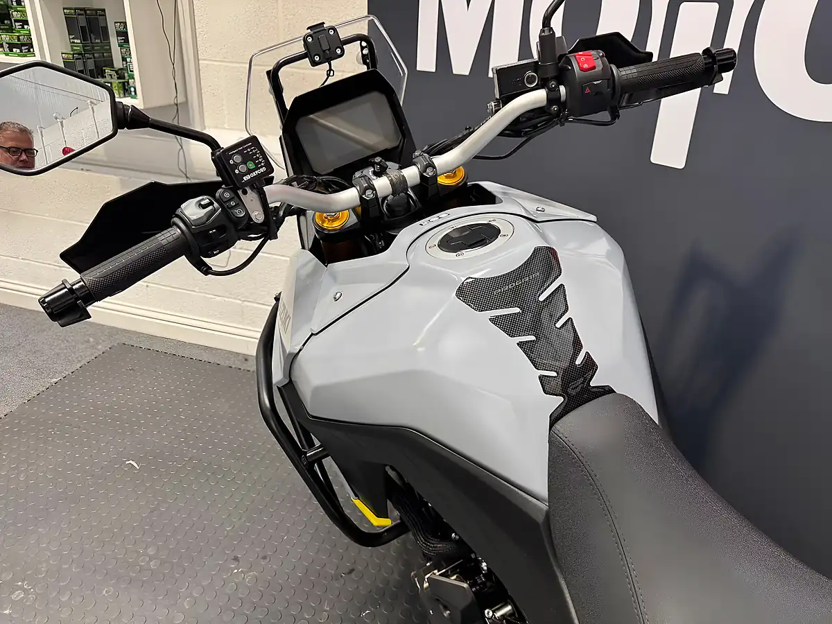 Used 2023 Suzuki V-Strom 800 De - Interior and Exterior details 20