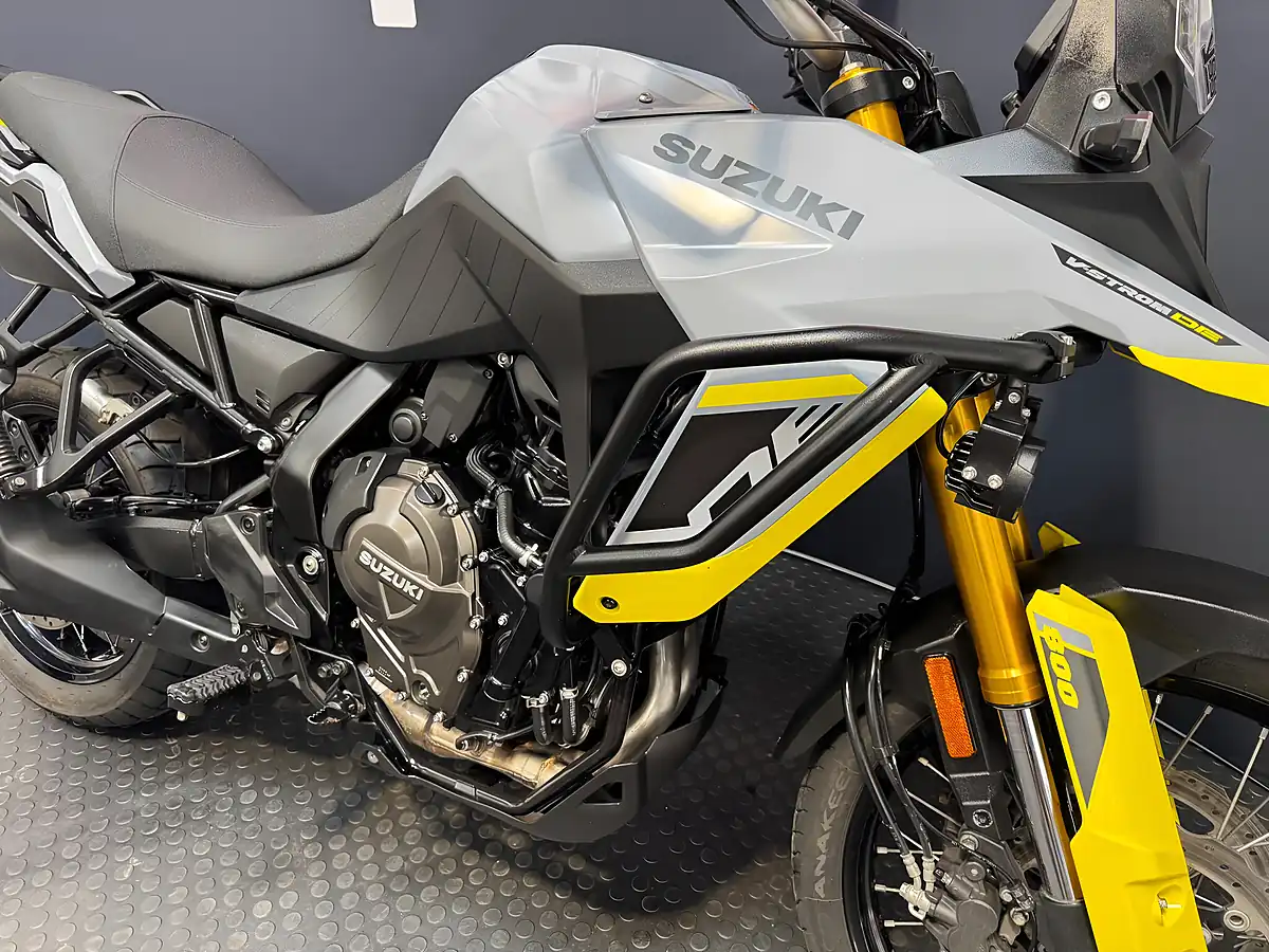 Used 2023 Suzuki V-Strom 800 De - Interior and Exterior details 9