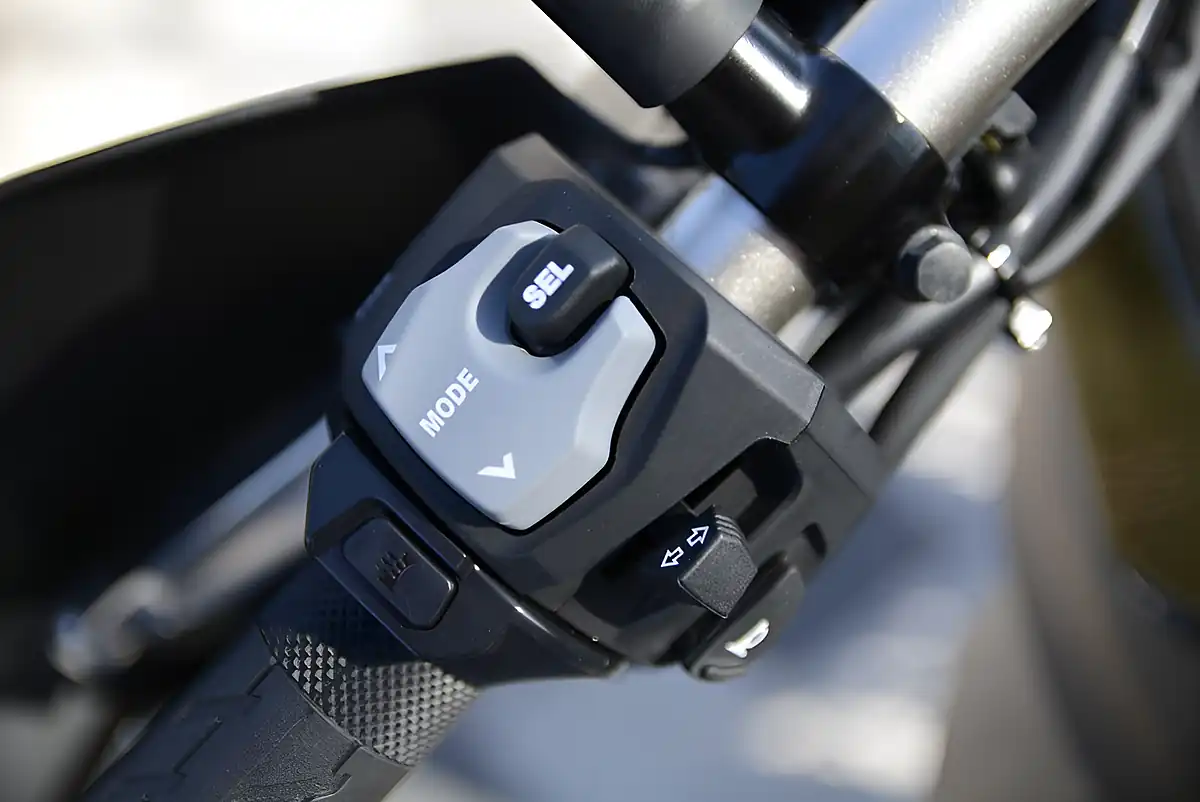 Used 2023 Suzuki V-Strom Black - Interior and Exterior details 11