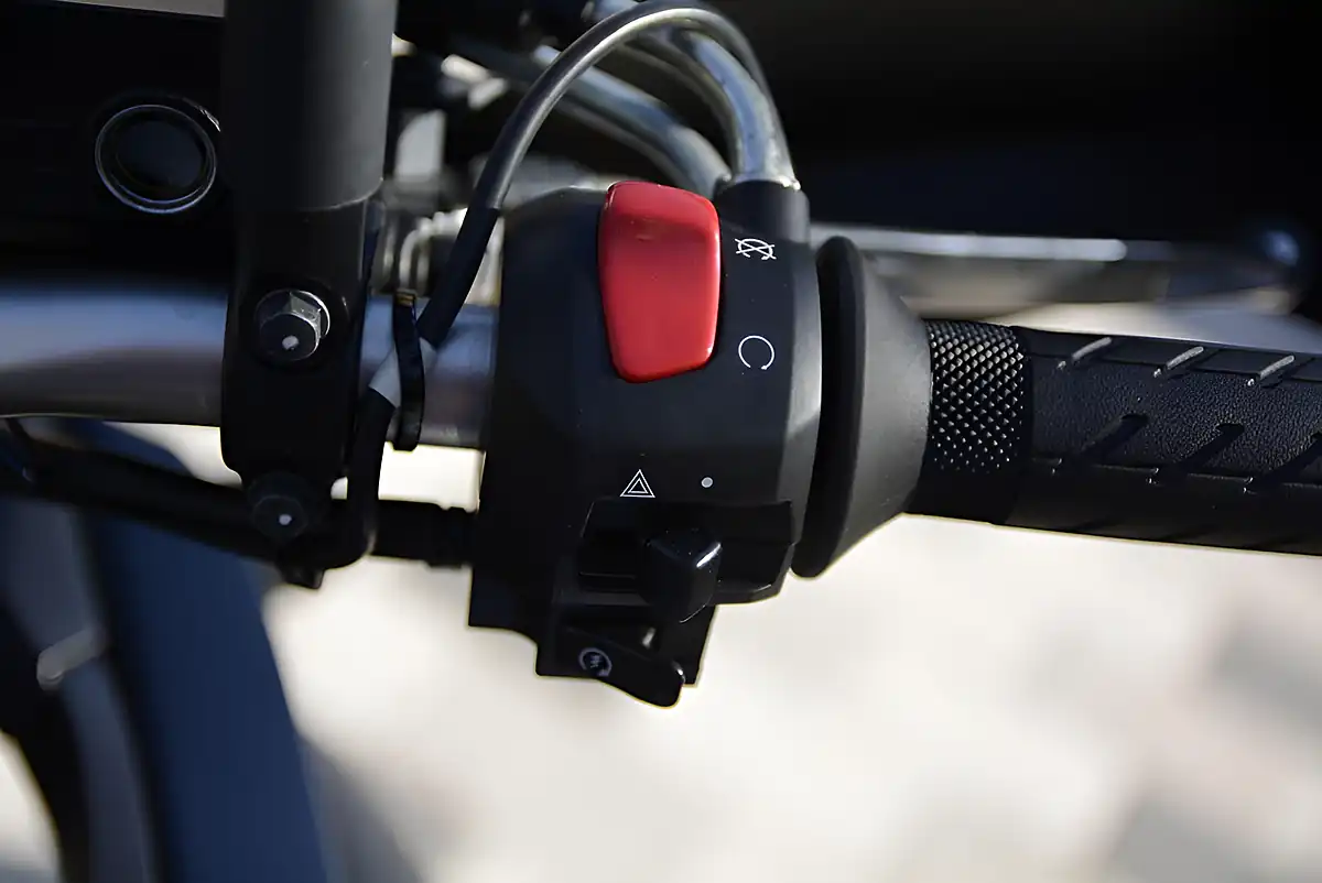 Used 2023 Suzuki V-Strom Black - Interior and Exterior details 12