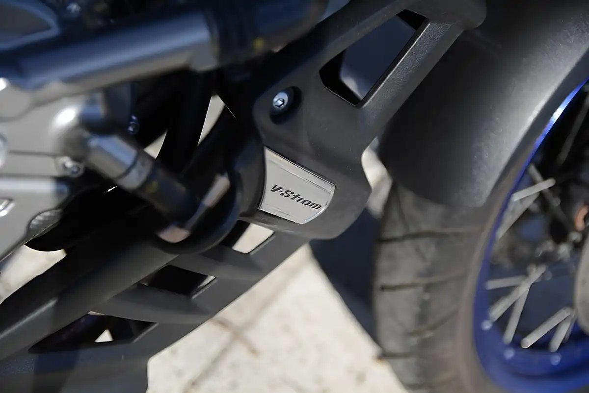 Used 2023 Suzuki V-Strom Black - Interior and Exterior details 8