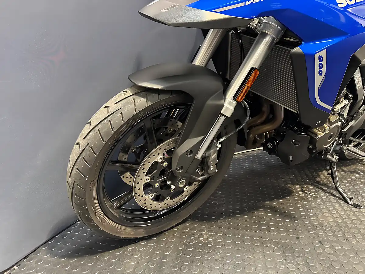 Used 2023 Suzuki V-Strom - Interior and Exterior details 16