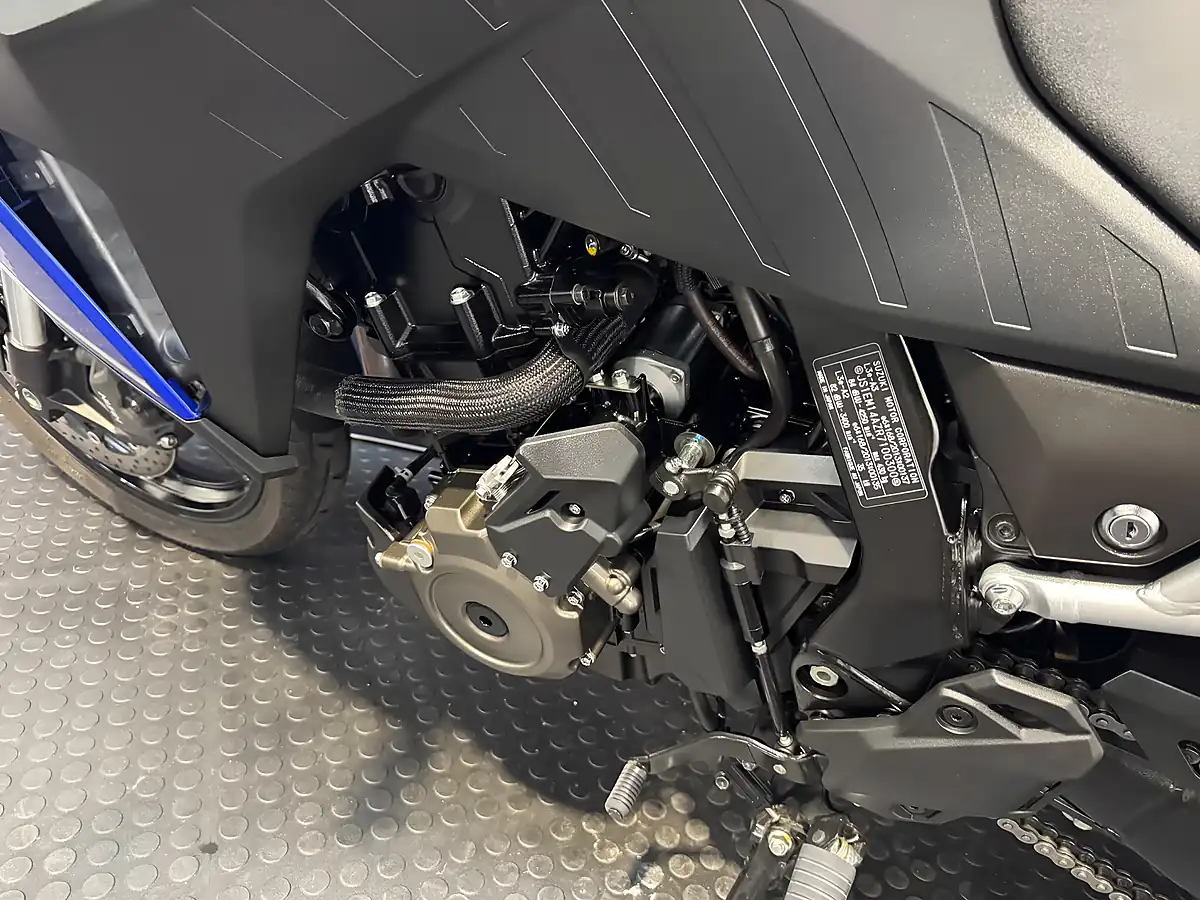 Used 2023 Suzuki V-Strom - Interior and Exterior details 17