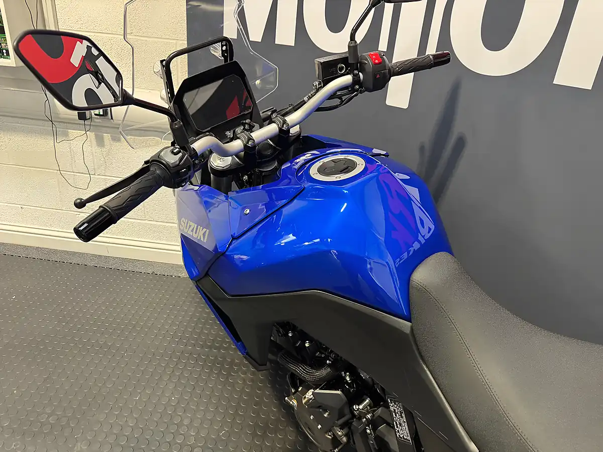 Used 2023 Suzuki V-Strom - Interior and Exterior details 19
