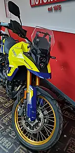 Used 2023 Suzuki V-Strom Yellow - Interior and Exterior details 10