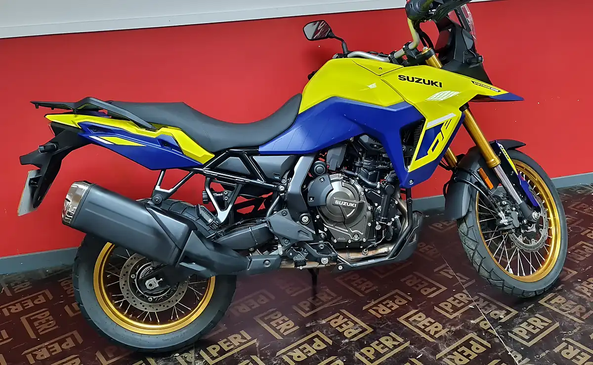 Used 2023 Suzuki V-Strom Yellow - Interior and Exterior details 11