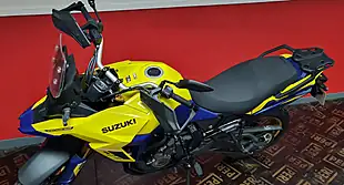 Used 2023 Suzuki V-Strom Yellow - Interior and Exterior details 12