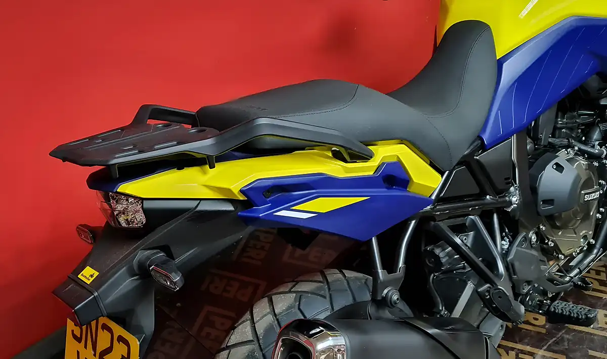 Used 2023 Suzuki V-Strom Yellow - Interior and Exterior details 15
