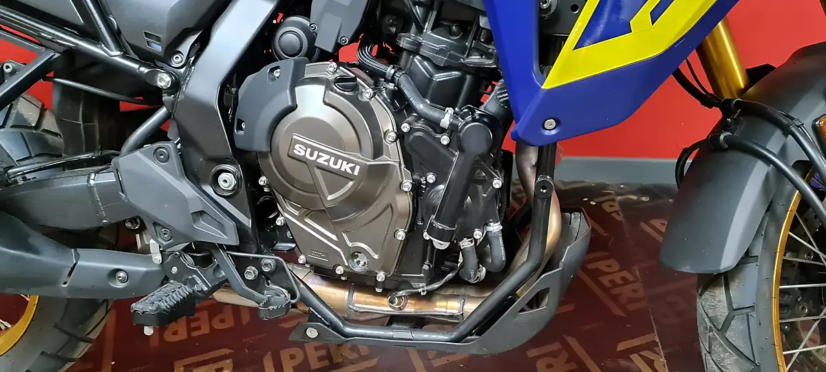 Used 2023 Suzuki V-Strom Yellow - Interior and Exterior details 5
