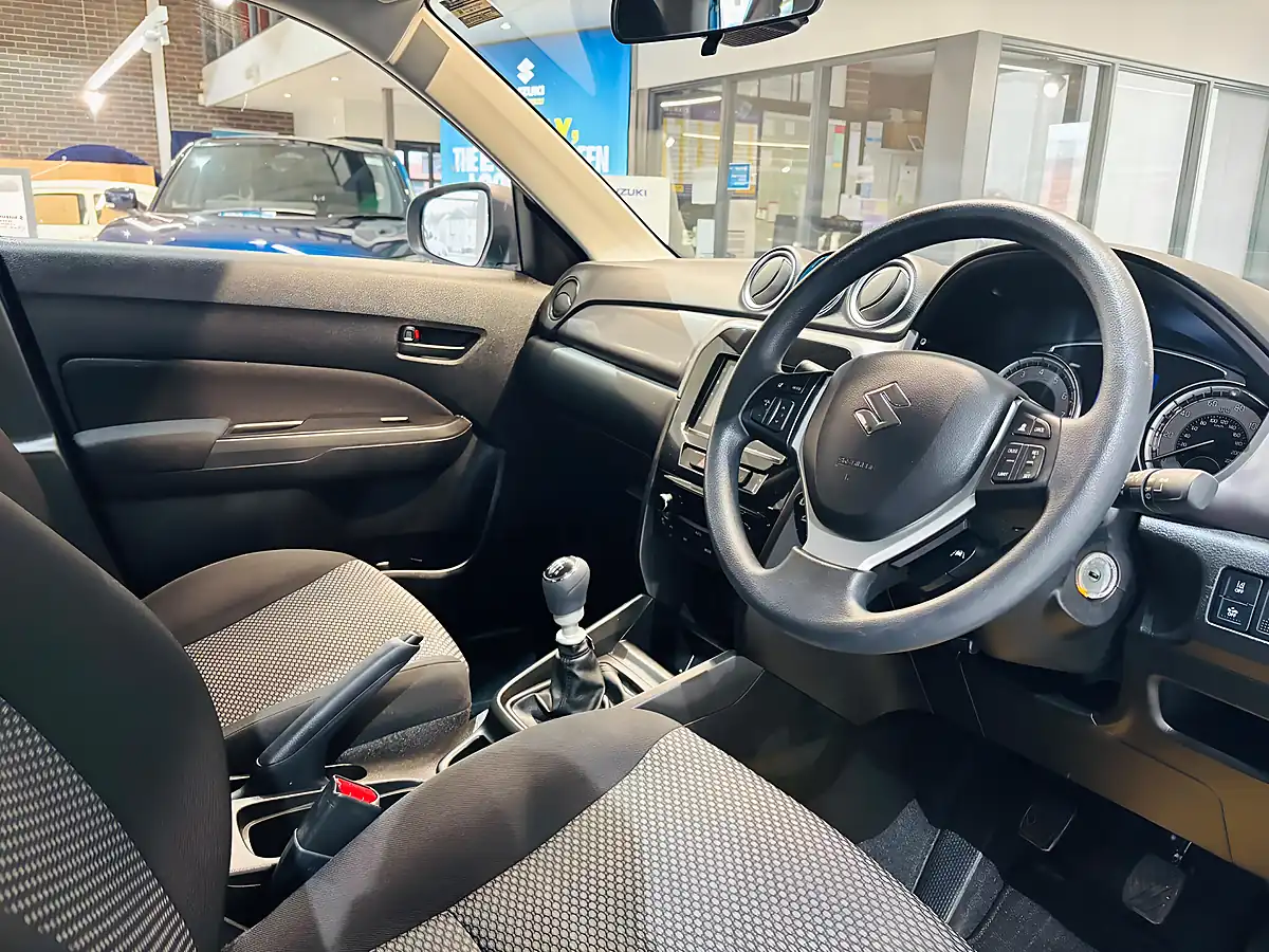Used 2023 Suzuki Vitara Go Blue - Interior and Exterior details 16