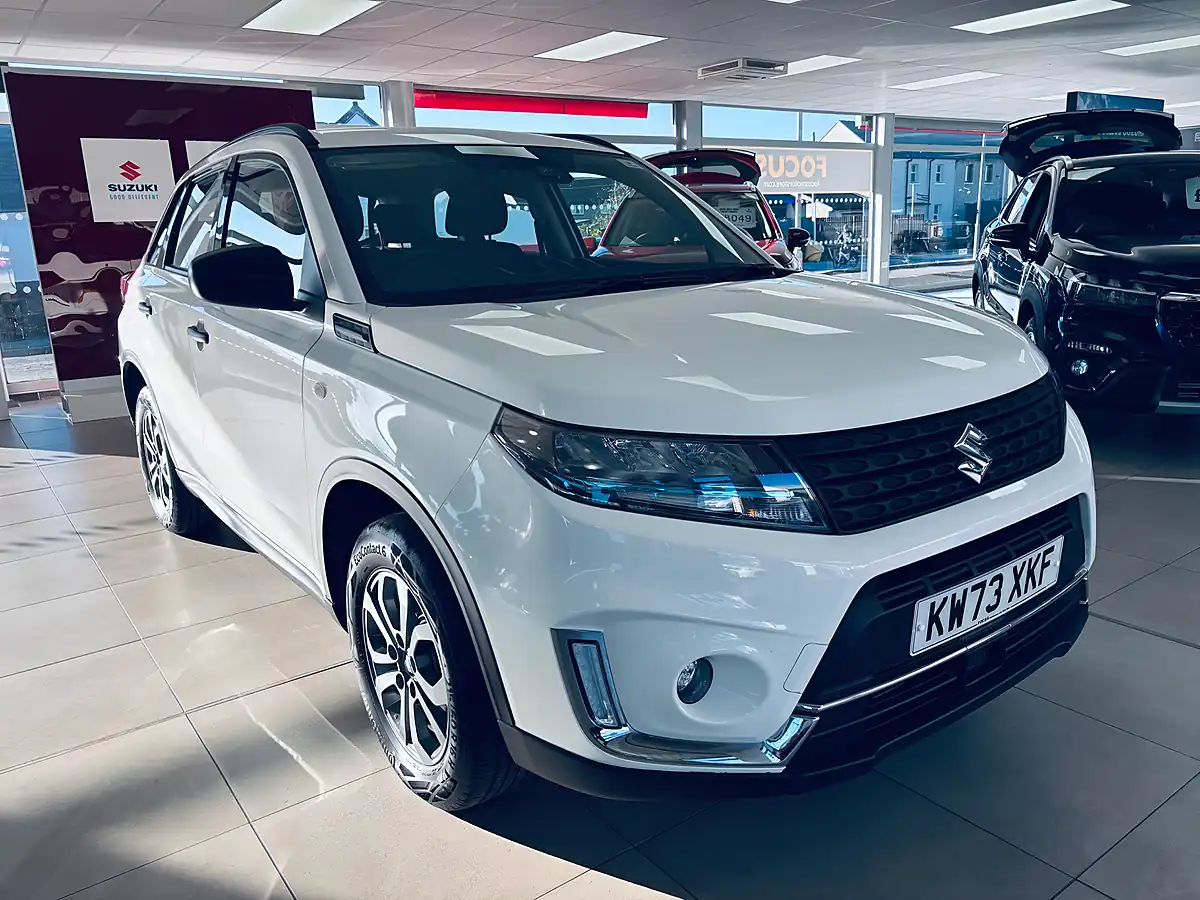 Used 2023 Suzuki Vitara Go White - Front View