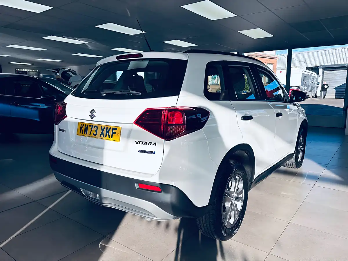 Used 2023 Suzuki Vitara Go White - Interior and Exterior details 5