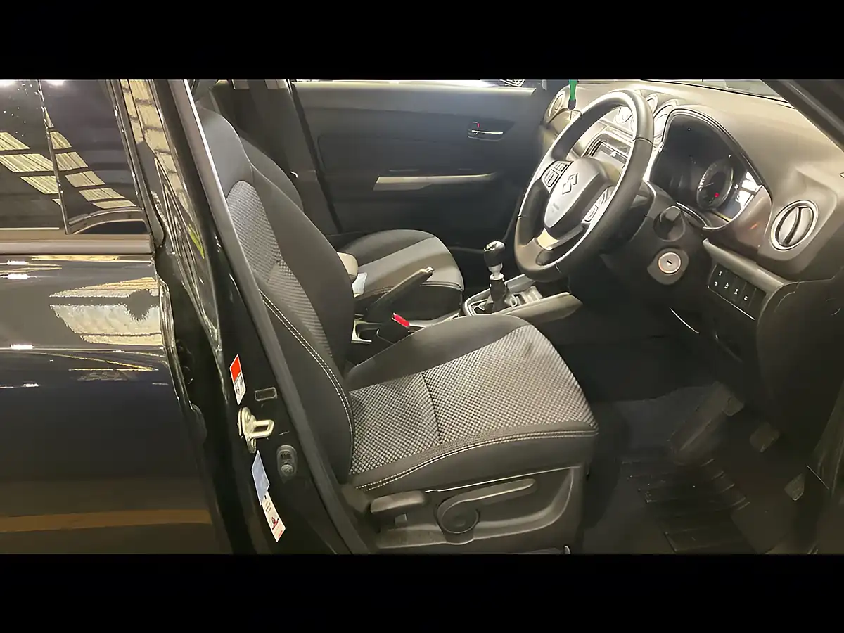 Used 2023 Suzuki Vitara Sz-T Black - Interior and Exterior details 11
