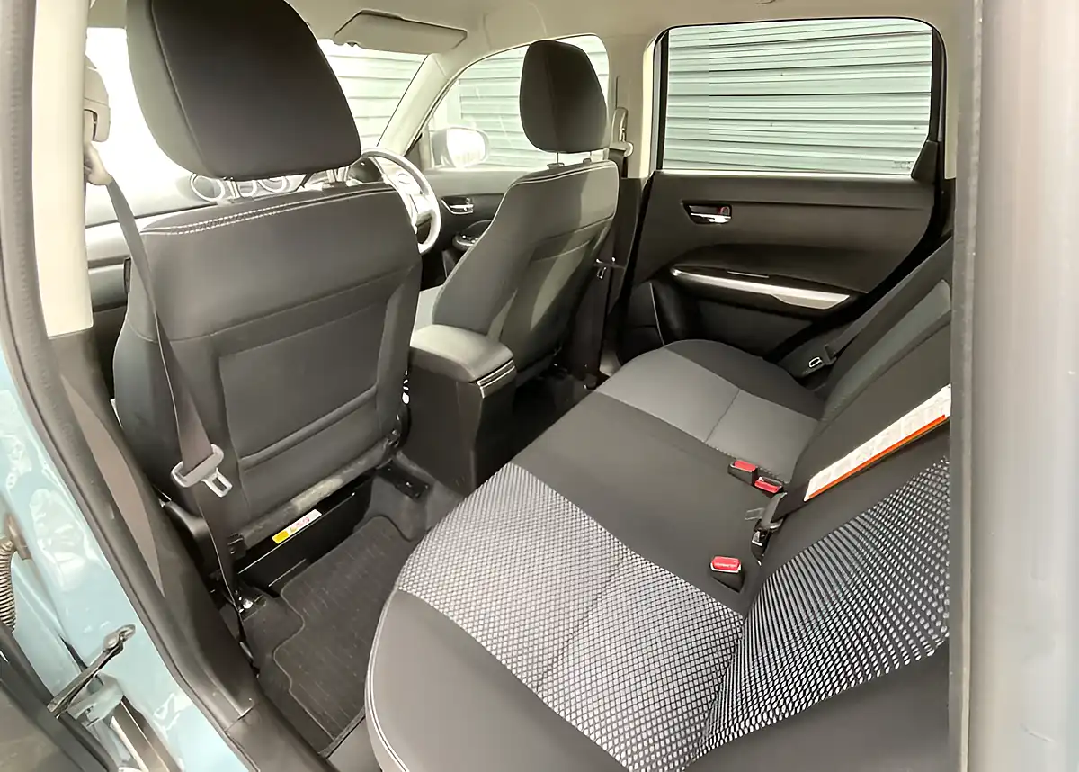 Used 2023 Suzuki Vitara Sz-T Blue - Interior and Exterior details 16