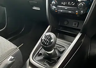 Used 2023 Suzuki Vitara Sz-T Blue - Interior and Exterior details 18