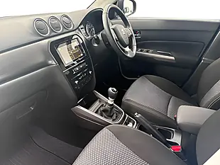 Used 2023 Suzuki Vitara Sz-T Red - Interior and Exterior details 10