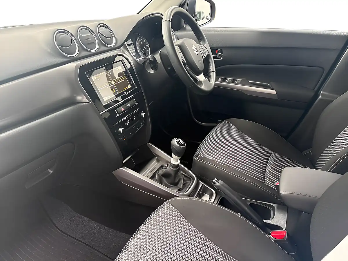 Used 2023 Suzuki Vitara Sz-T Red - Interior and Exterior details 10