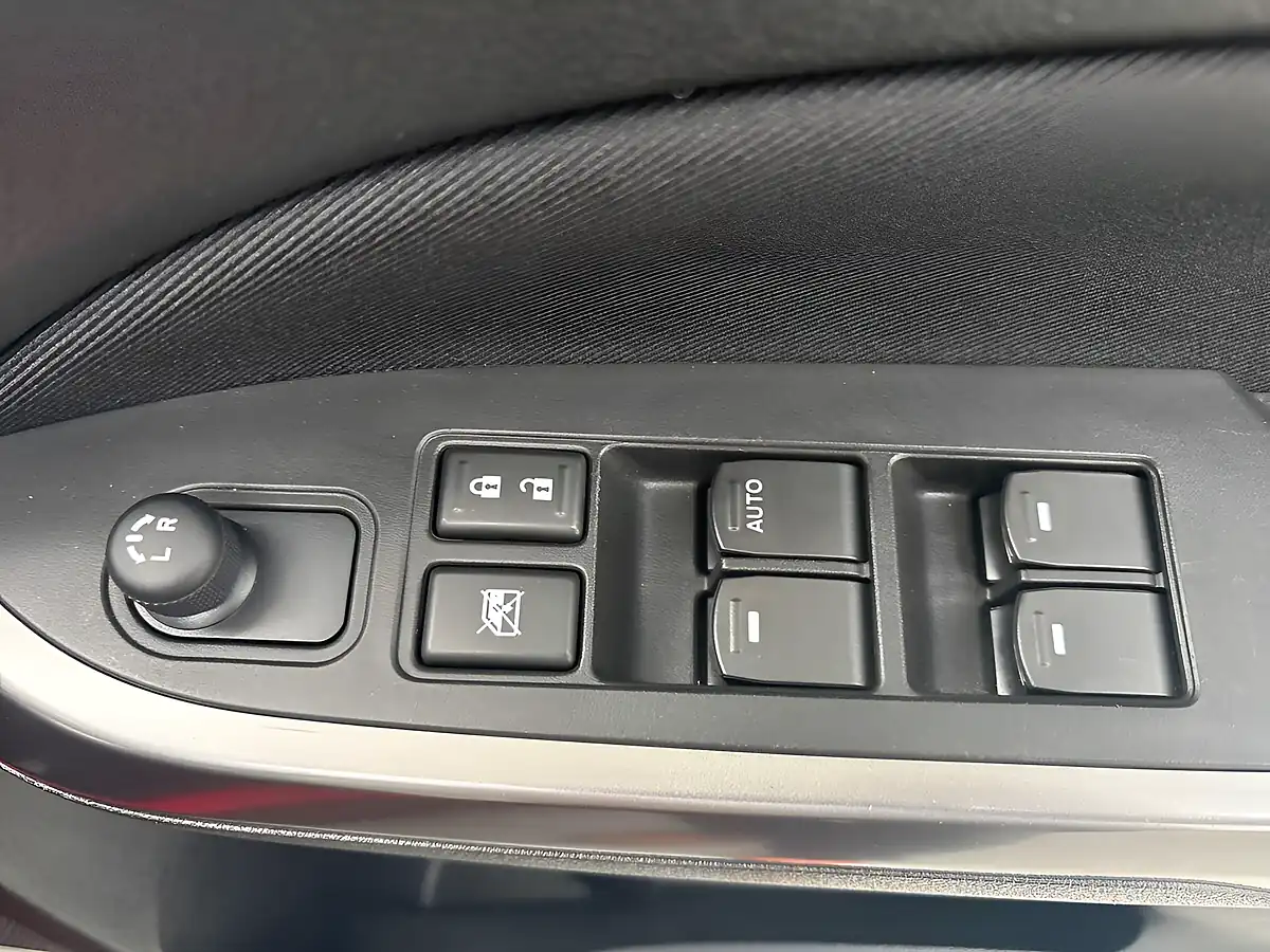 Used 2023 Suzuki Vitara Sz-T Red - Interior and Exterior details 12