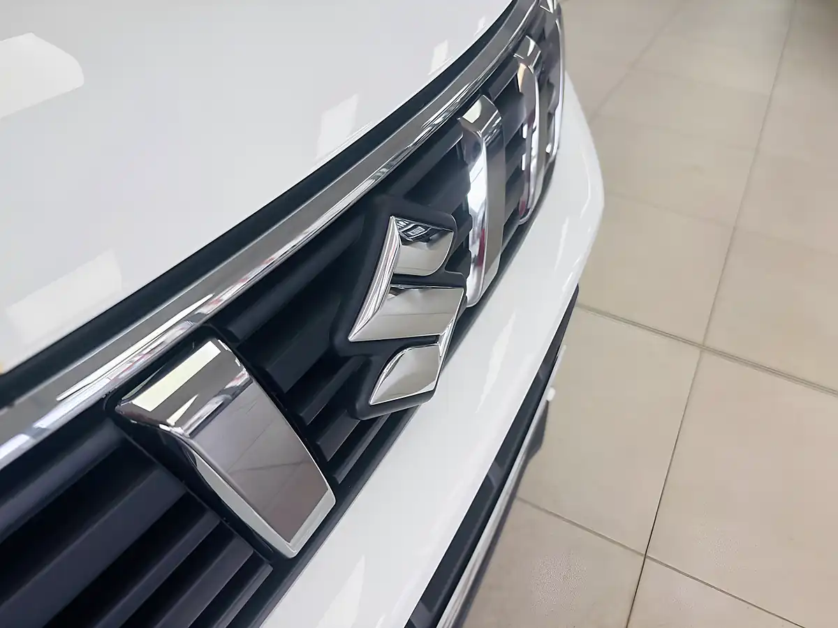 Used 2023 Suzuki Vitara Sz-T White - Interior and Exterior details 12