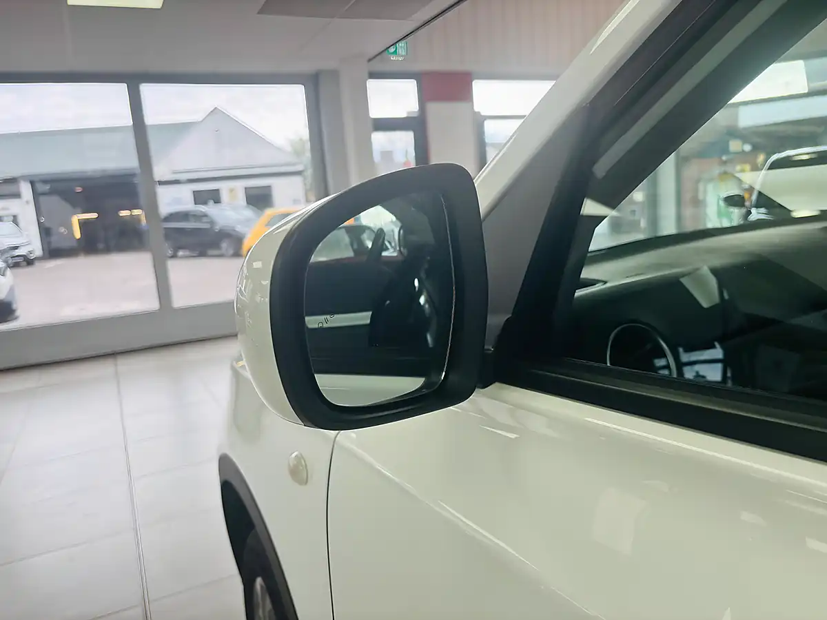 Used 2023 Suzuki Vitara Sz-T White - Interior and Exterior details 13