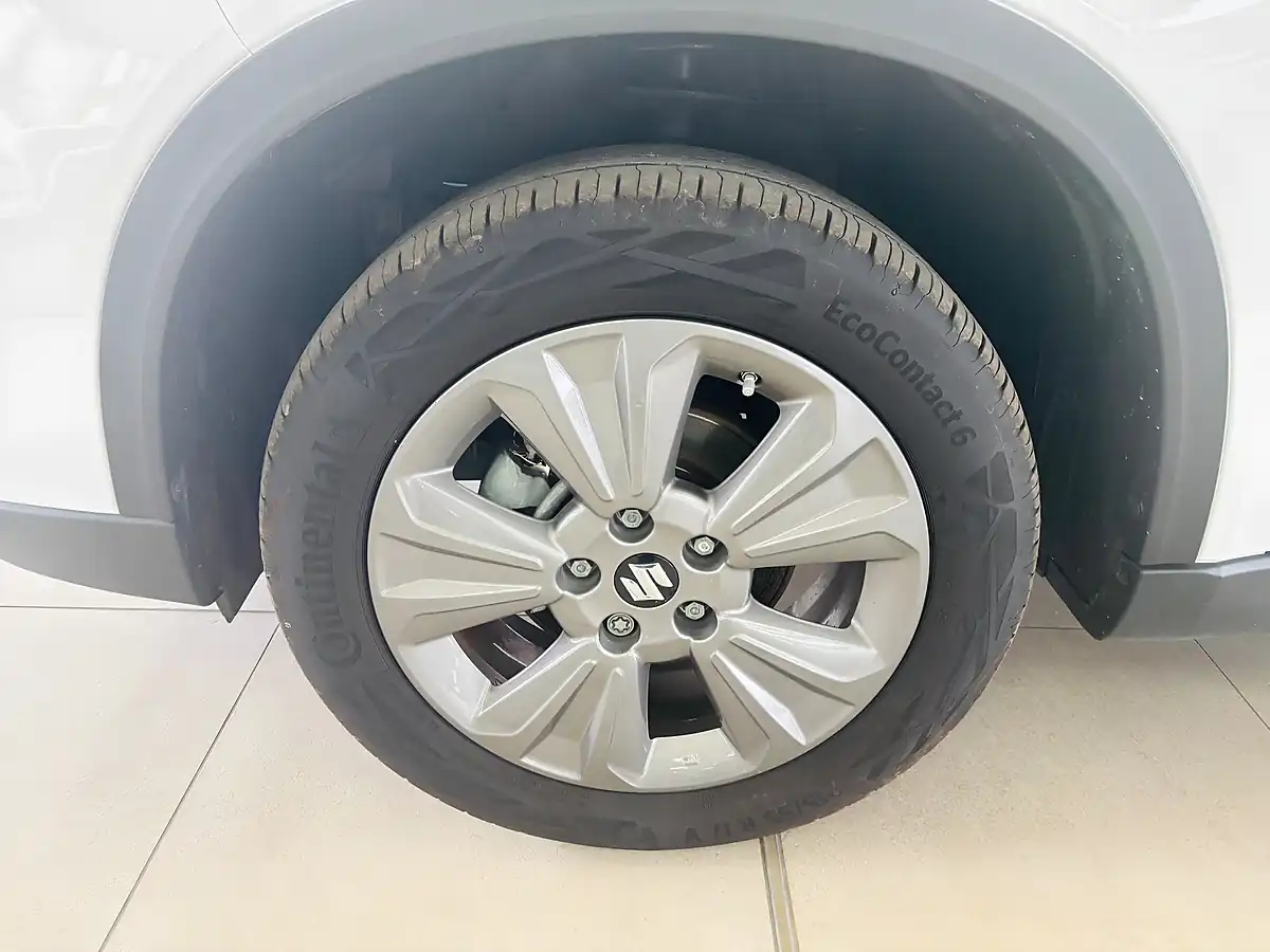 Used 2023 Suzuki Vitara Sz-T White - Interior and Exterior details 14