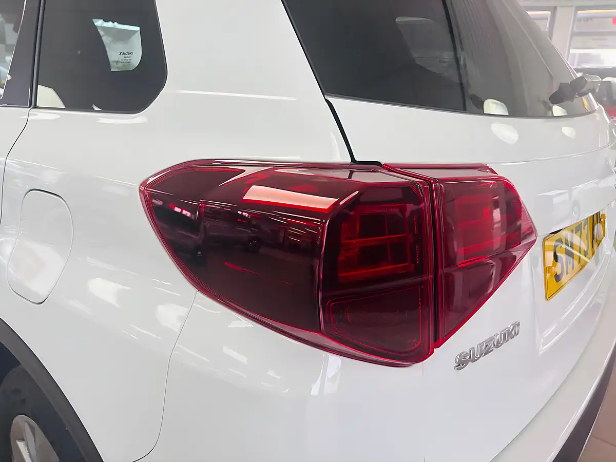 Used 2023 Suzuki Vitara Sz-T White - Interior and Exterior details 17