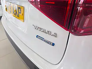 Used 2023 Suzuki Vitara Sz-T White - Interior and Exterior details 19