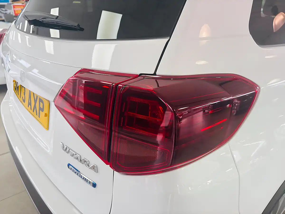 Used 2023 Suzuki Vitara Sz-T White - Interior and Exterior details 20