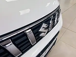 Used 2023 Suzuki Vitara Sz-T White - Interior and Exterior details 14