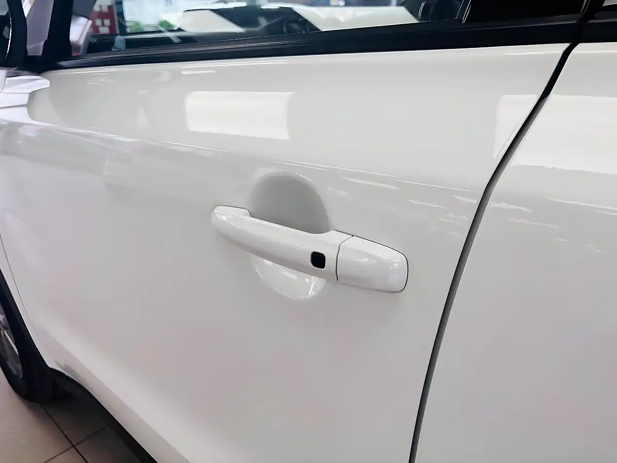Used 2023 Suzuki Vitara Sz-T White - Interior and Exterior details 16