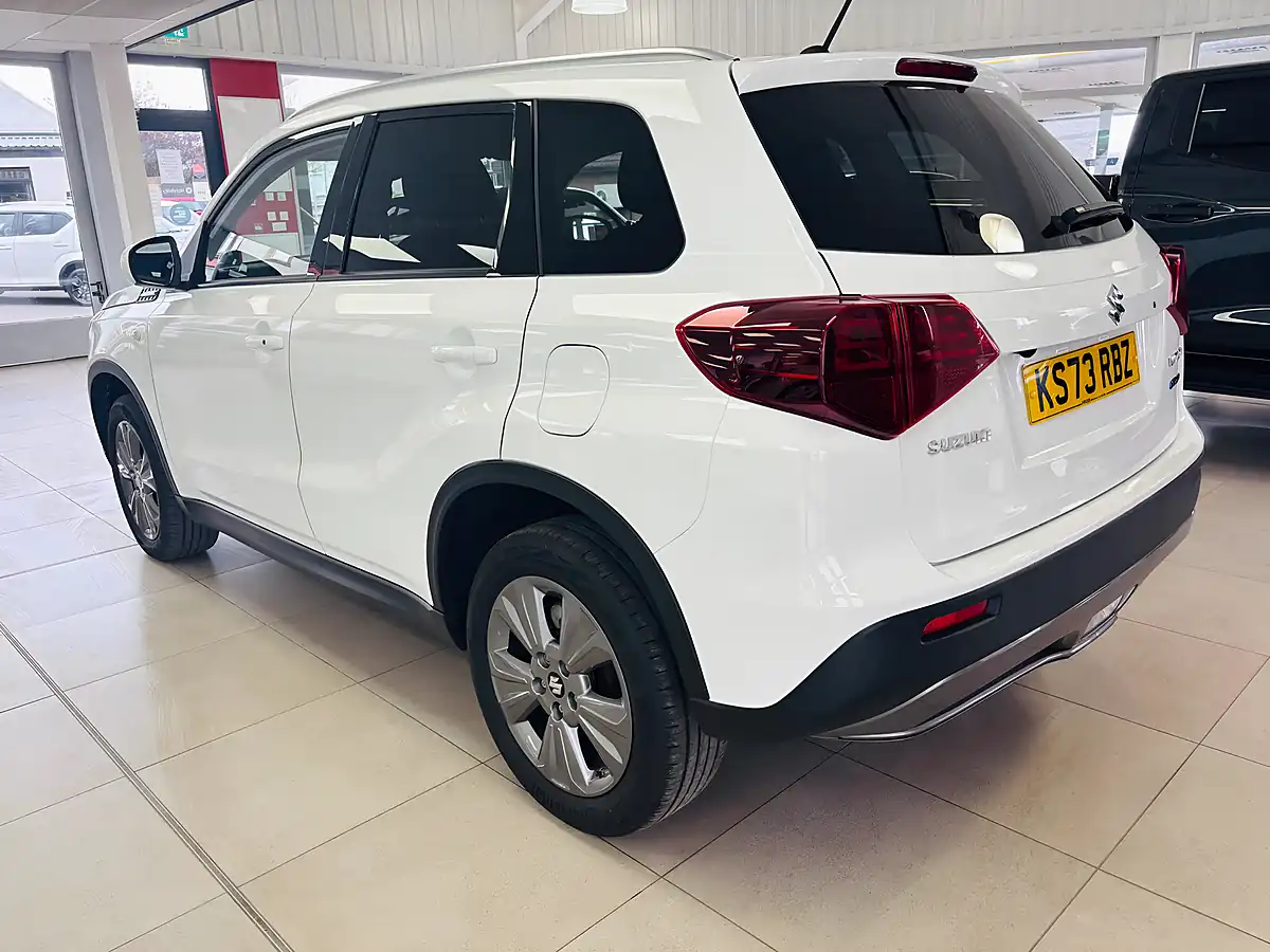 Used 2023 Suzuki Vitara Sz-T White - Interior and Exterior details 3