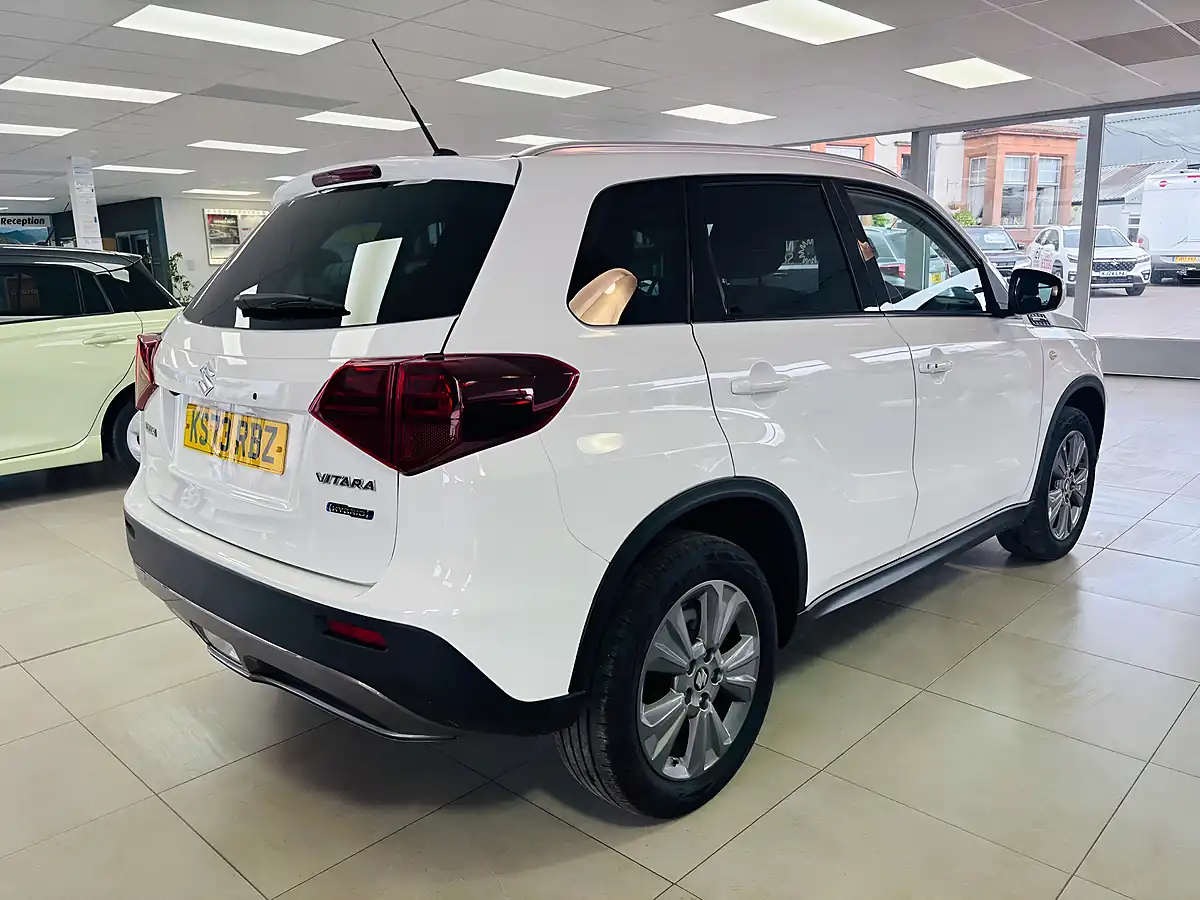 Used 2023 Suzuki Vitara Sz-T White - Interior and Exterior details 7