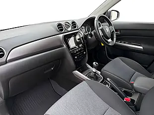 Used 2023 Suzuki Vitara Sz-T White - Interior and Exterior details 10
