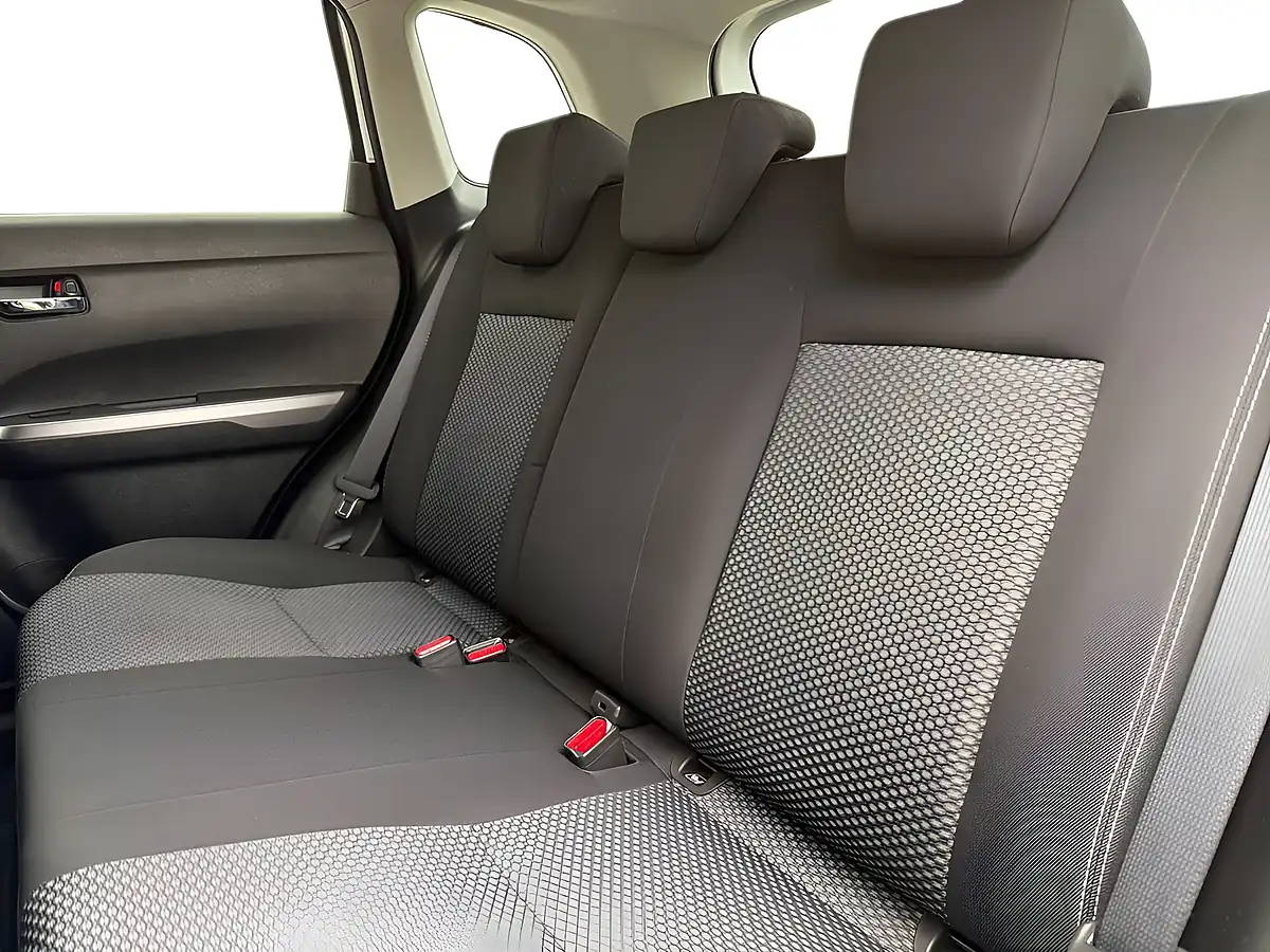 Used 2023 Suzuki Vitara Sz-T White - Interior and Exterior details 16