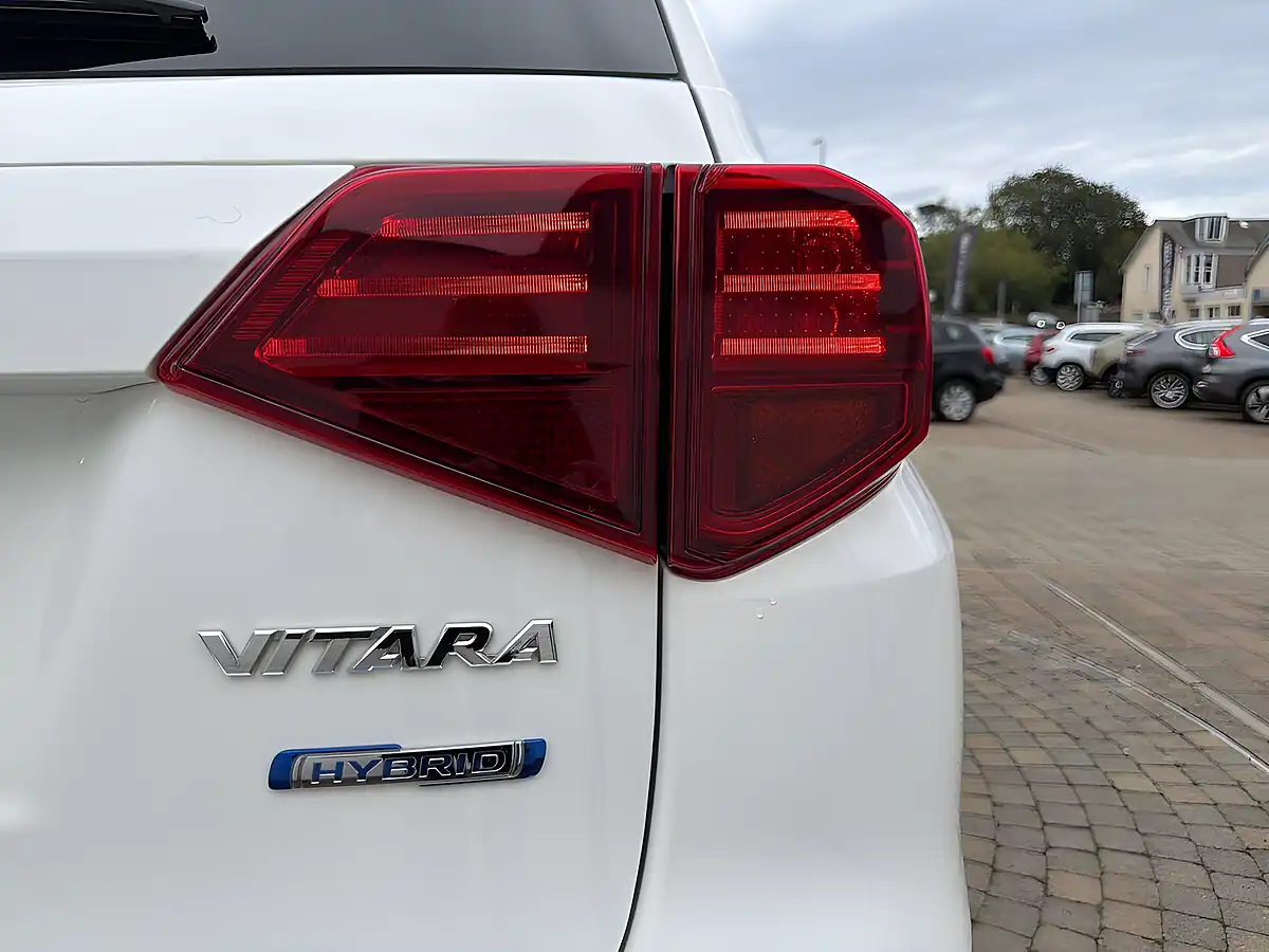 Used 2023 Suzuki Vitara Sz-T White - Interior and Exterior details 19
