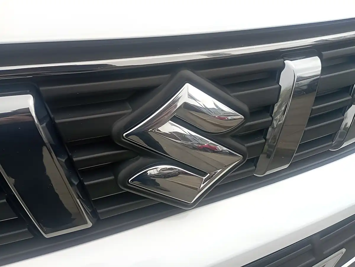 Used 2023 Suzuki Vitara Sz-T White - Interior and Exterior details 17