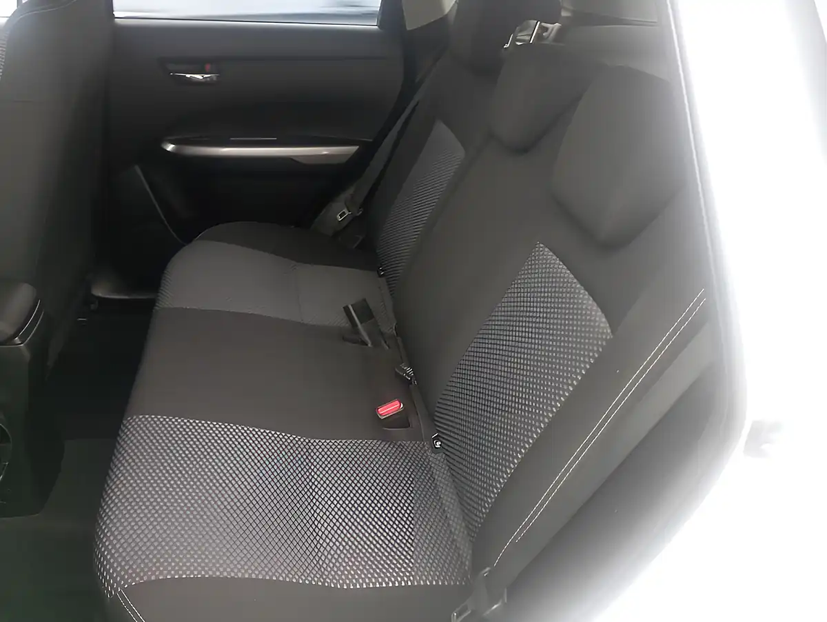 Used 2023 Suzuki Vitara Sz-T White - Interior and Exterior details 9
