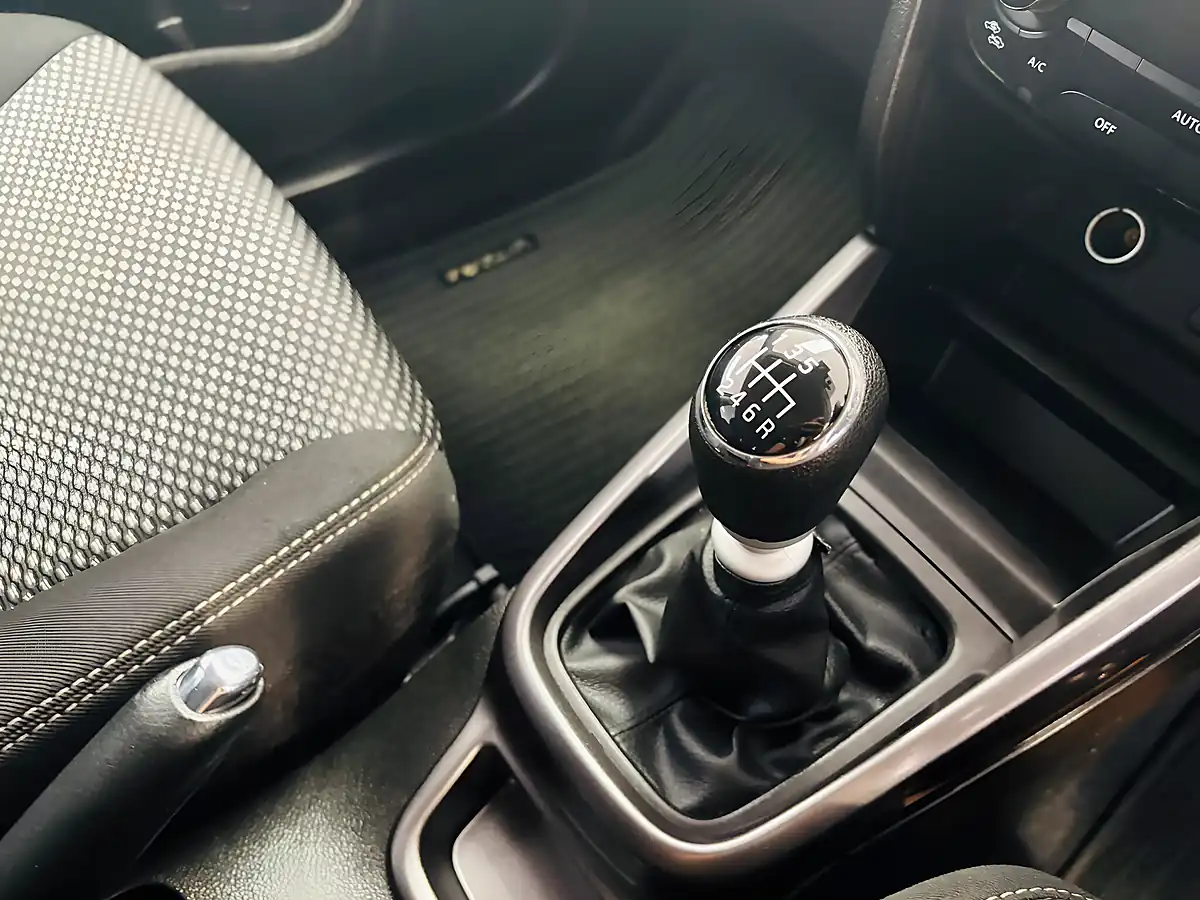 Used 2023 Suzuki Vitara Sz-T Yellow - Interior and Exterior details 19