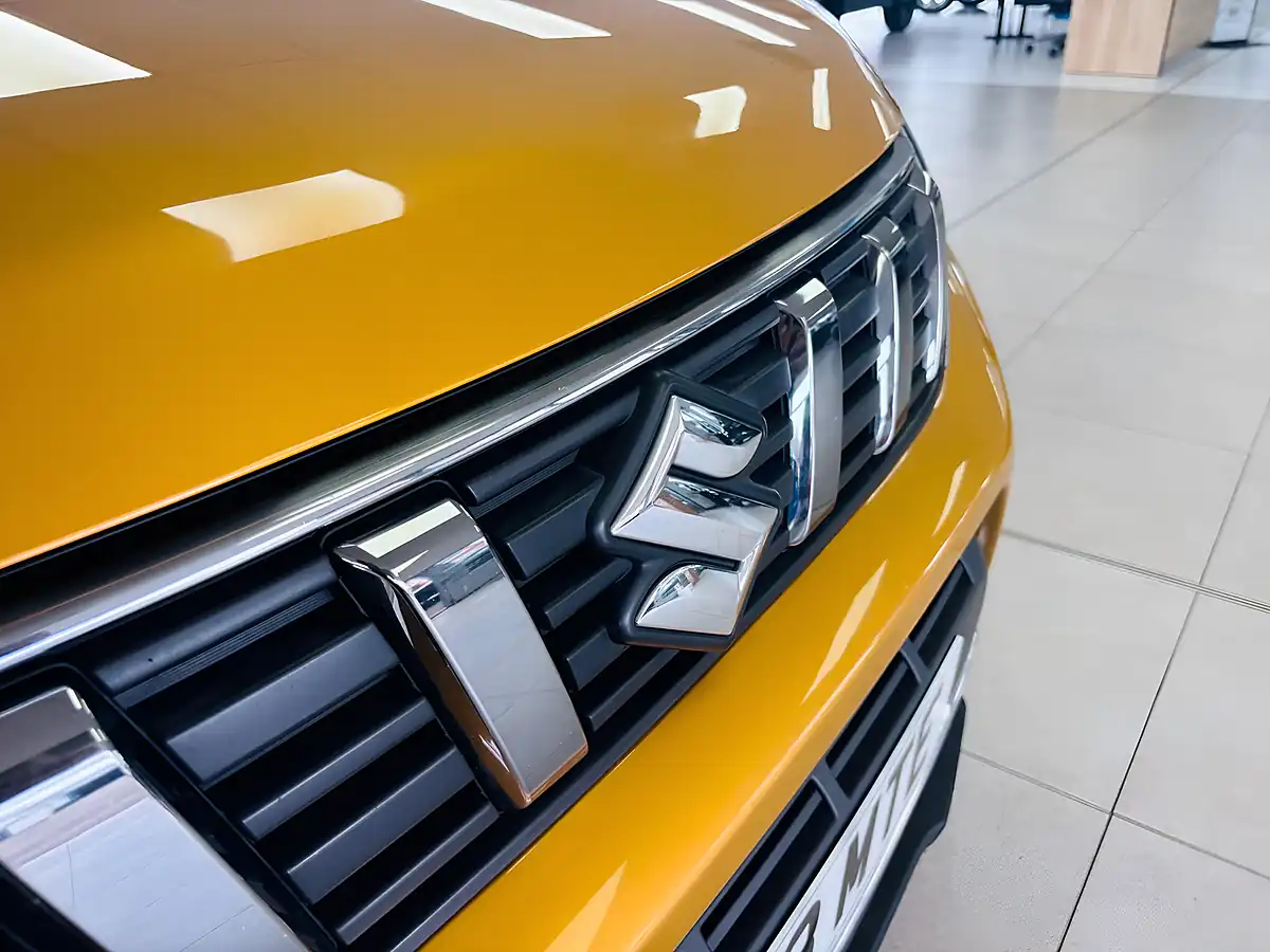 Used 2023 Suzuki Vitara Sz-T Yellow - Interior and Exterior details 9