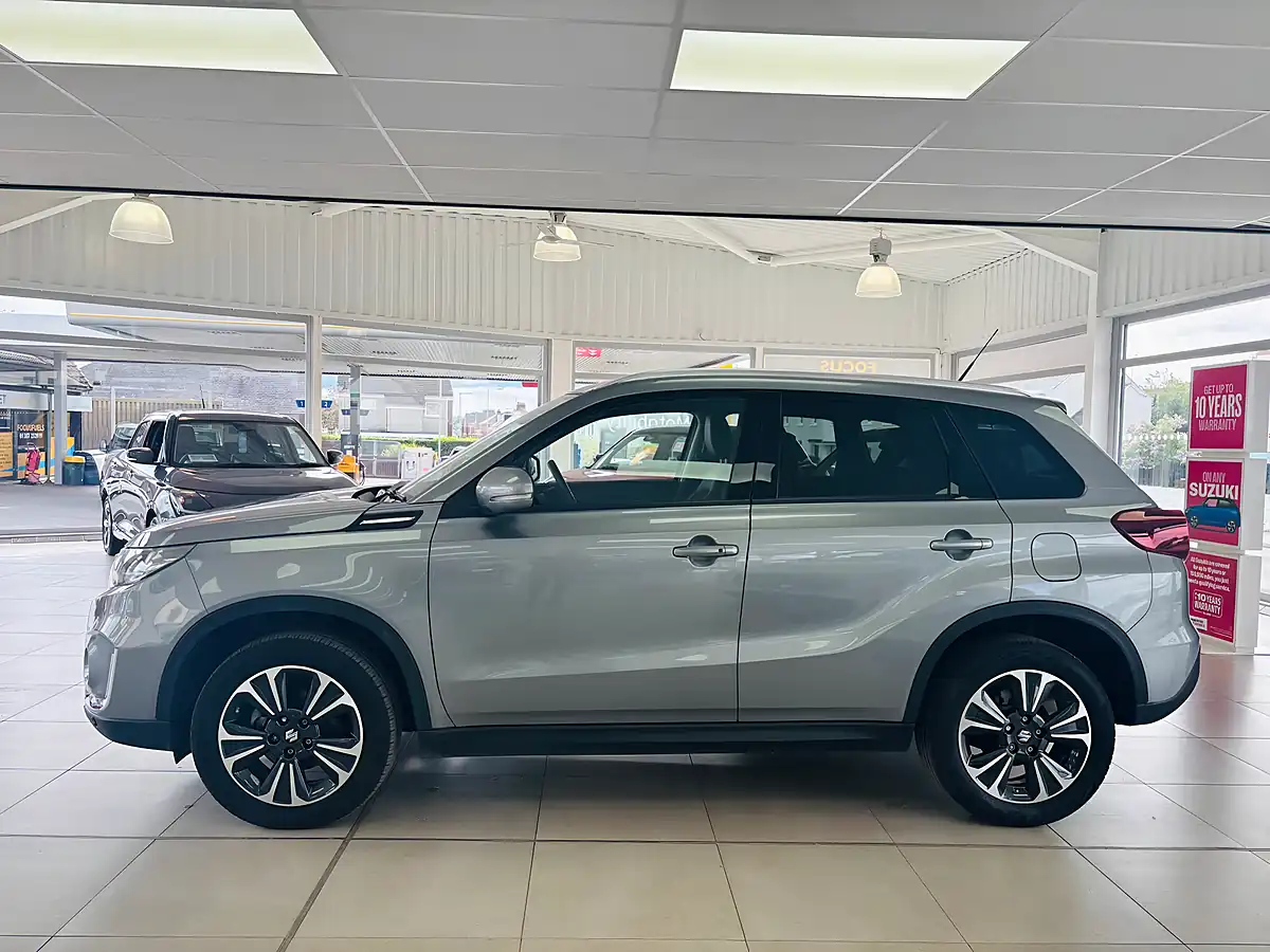 Used 2023 Suzuki Vitara SZ5 Allgrip Grey - Interior and Exterior details 4