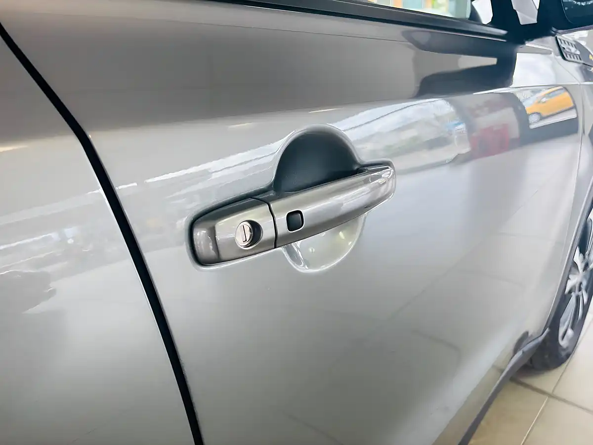 Used 2023 Suzuki Vitara SZ5 Allgrip Grey - Interior and Exterior details 9
