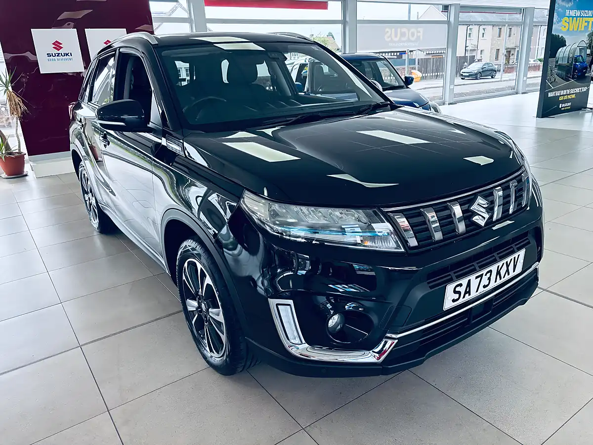 Used 2023 Suzuki Vitara SZ5 Black - Front View