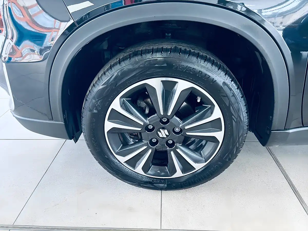 Used 2023 Suzuki Vitara SZ5 Black - Interior and Exterior details 16