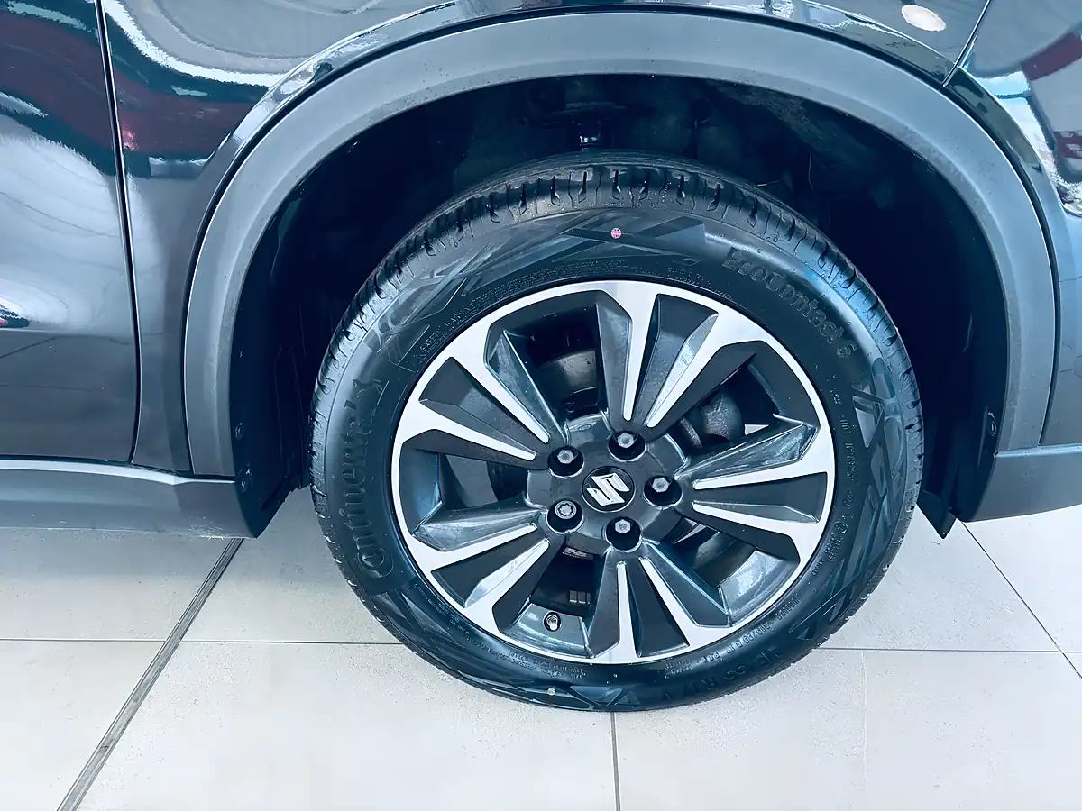 Used 2023 Suzuki Vitara SZ5 Black - Interior and Exterior details 8