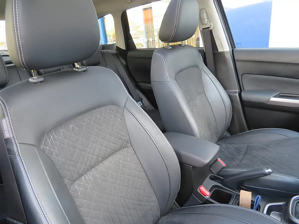 Used 2023 Suzuki Vitara SZ5 Black - Interior and Exterior details 12